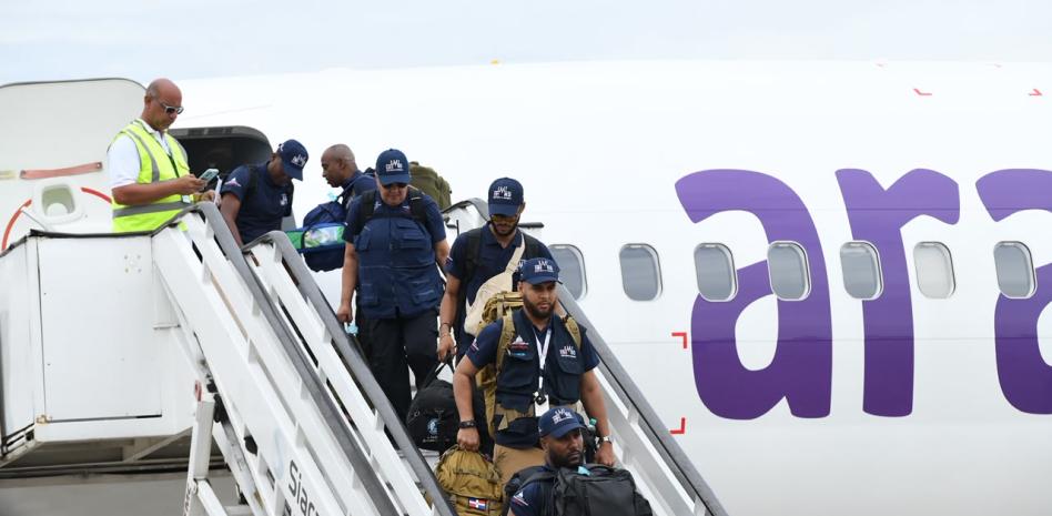 Llega un segundo vuelo humanitario al país con 50 dominicanos y 12 venezolanos
