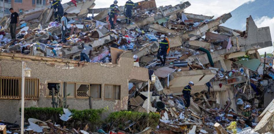 Suben a 2,954 los fallecidos y a 16,592 los heridos por los terremotos en Venezuela