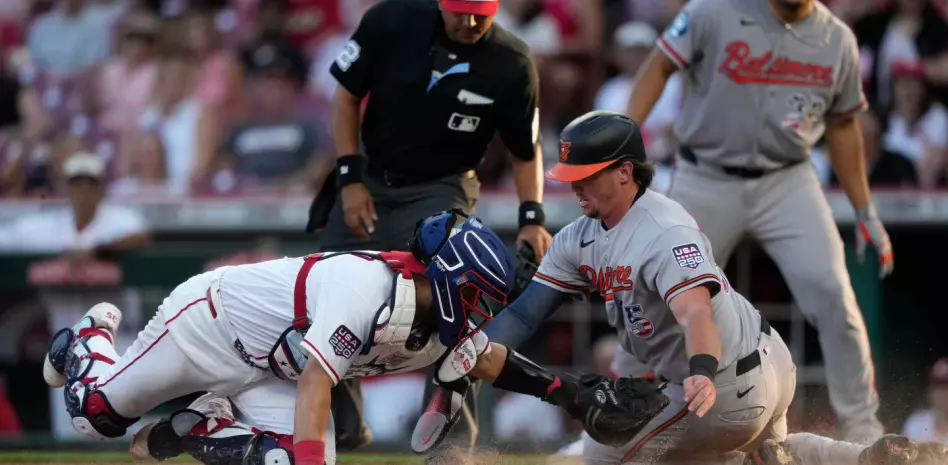 Basallo da jonrón de 3 carreras, los Orioles le batean a Greene y vencen a los Rojos