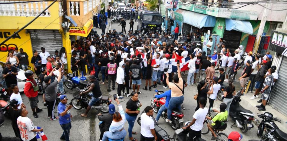 "Justicia para Darlin": Tras el entierro, amigos y familiares continuaron las protestas en Herrera