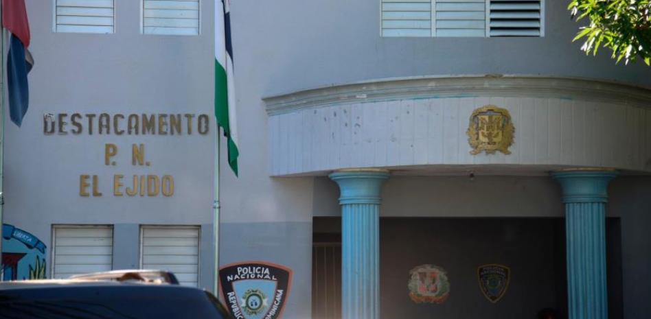 Teniente de la Policía Nacional es hallado muerto en destacamento de Santiago
