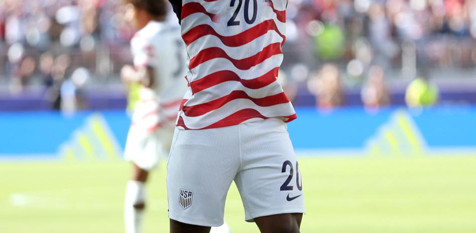 Trump confirma haber pedido a la FIFA reconsiderar la tarjeta roja de Balogun