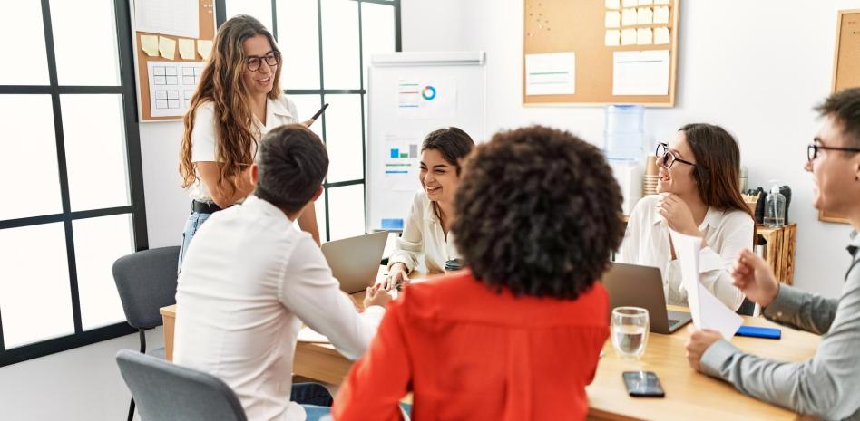 Del aula al trabajo: ¿Cómo destacarse en su pasantía profesional?