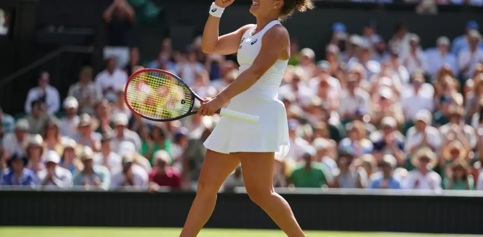 Paolini, ante su ídolo Federer, vence a Eala para alcanzar los cuartos de Wimbledon