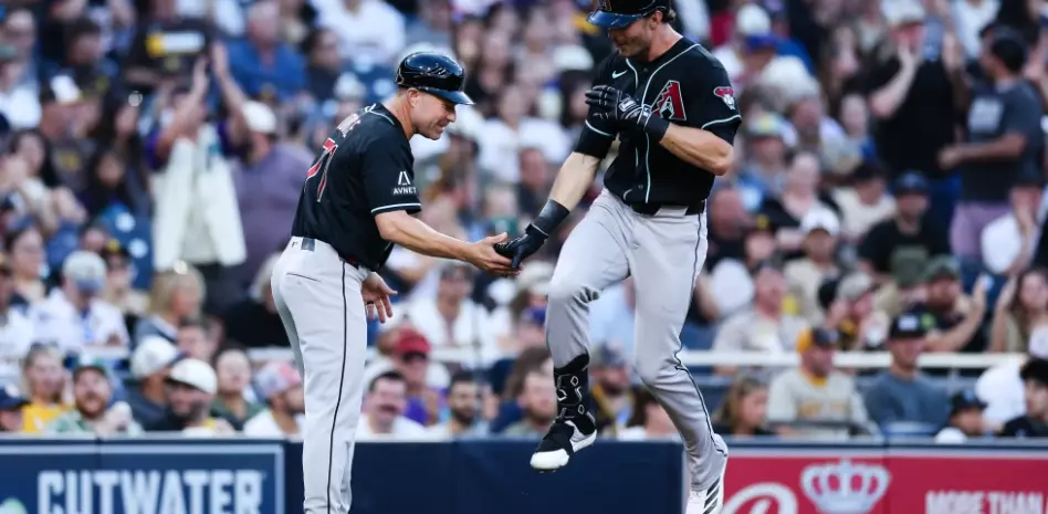 Kepler y Perdomo batean cuadrangulares, Arizona blanquea 8-0 a los Padres