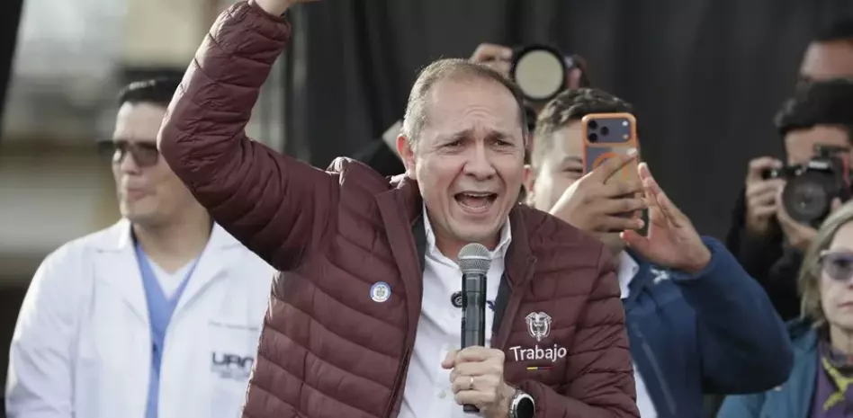 Ordenan arresto del ministro de Trabajo de Colombia por desacato a recurso de amparo
