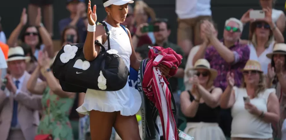 Muchova y fascitis plantar sacan a Naomi Osaka del torneo de Wimbledon