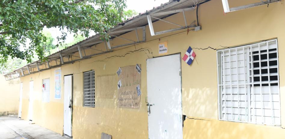 Escuela Gregorio Luperón de San Luis tiene grave deterioro