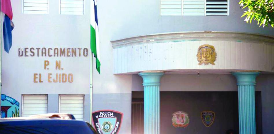 Silencio oficial tras cadáver hallado en destacamento de la Policía Nacional en Santiago