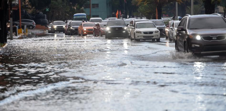 COE declara alerta verde en el Gran Santo Domingo y ocho provincias por vaguada y onda tropical