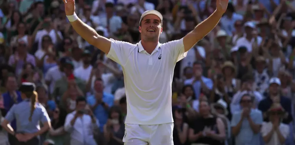 Fery sigue trayecto de ensueño y vence a Cobolli en cuartos de Wimbledon