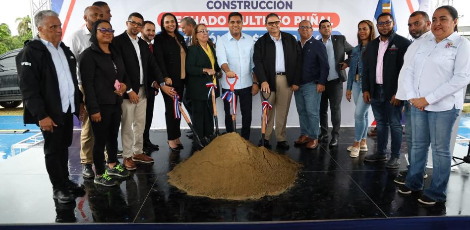Miderec inicia trabajos de construcción del multiuso del municipio Puñal