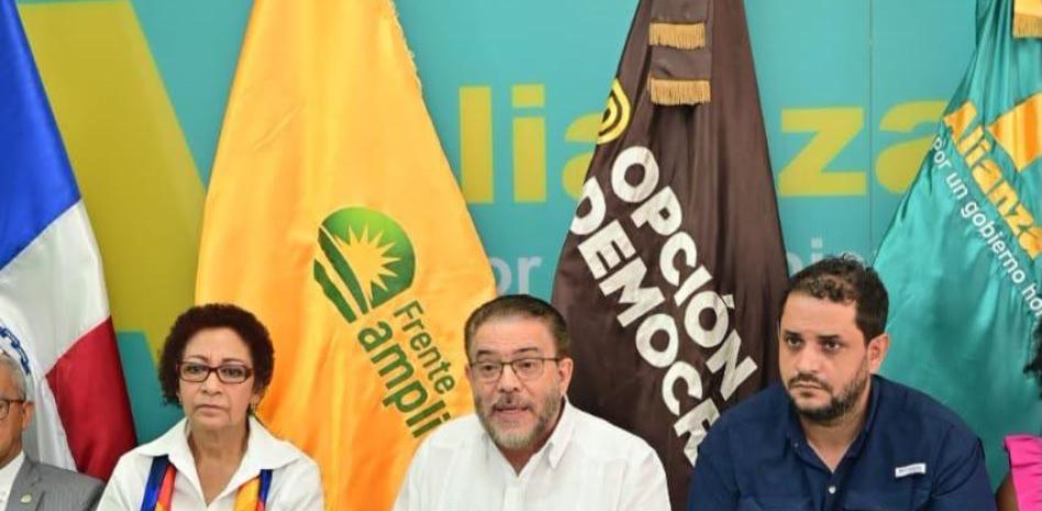 Alianza País, Frente Amplio y Opción Democrática llaman a una depuración “real” de la PN