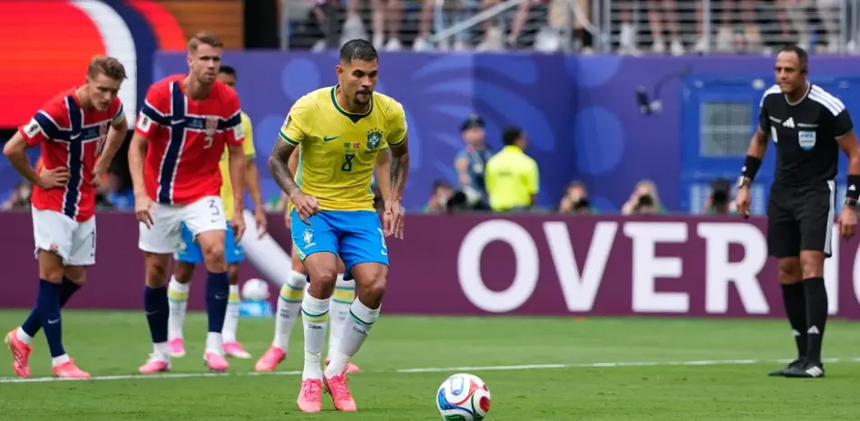 Los mejores del mundial pueden lucir geniales o ridículos al ejecutar un penal