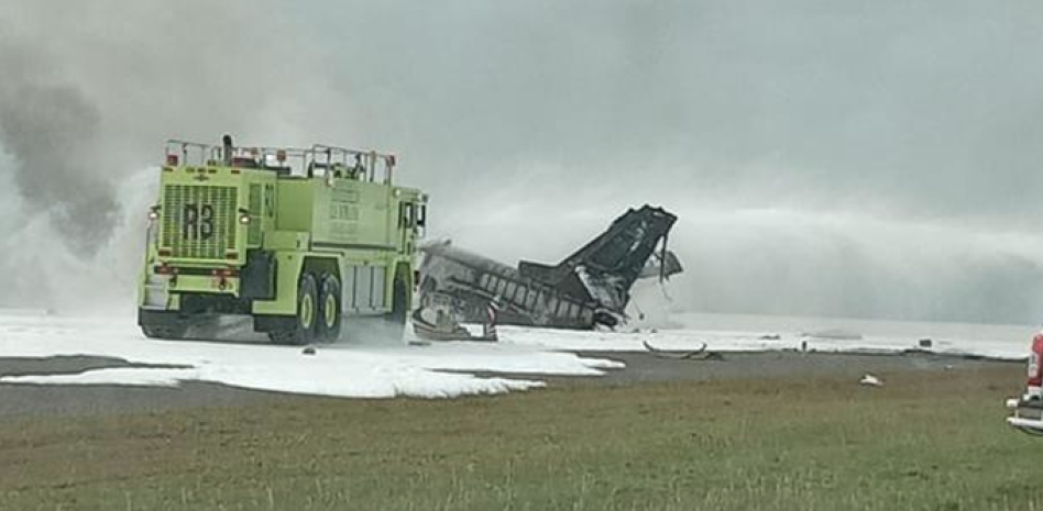 Fallas en el motor derecho fueron las causas de aterrizaje forzado de avión donde murieron pilotos