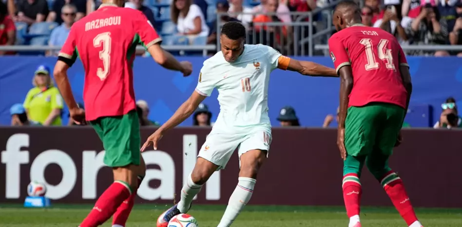 Mbappé y Dembéle ponen a Francia en otra semifinal con victoria 2-0 ante Marruecos