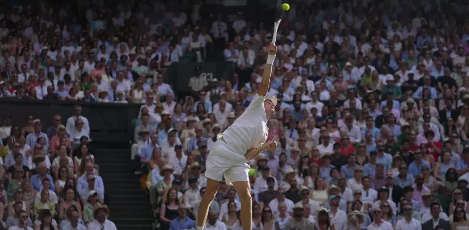 Jannik Sinner vence a Novak Djokovic y prepara final de Wimbledon contra Zverev