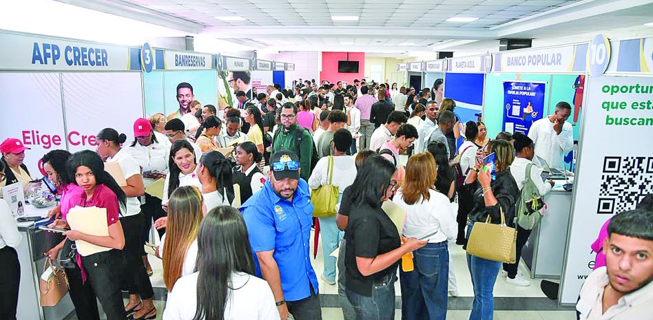 Queja en la Feria: Falta de oportunidades es principal descontento entre jóvenes que buscan empleo
