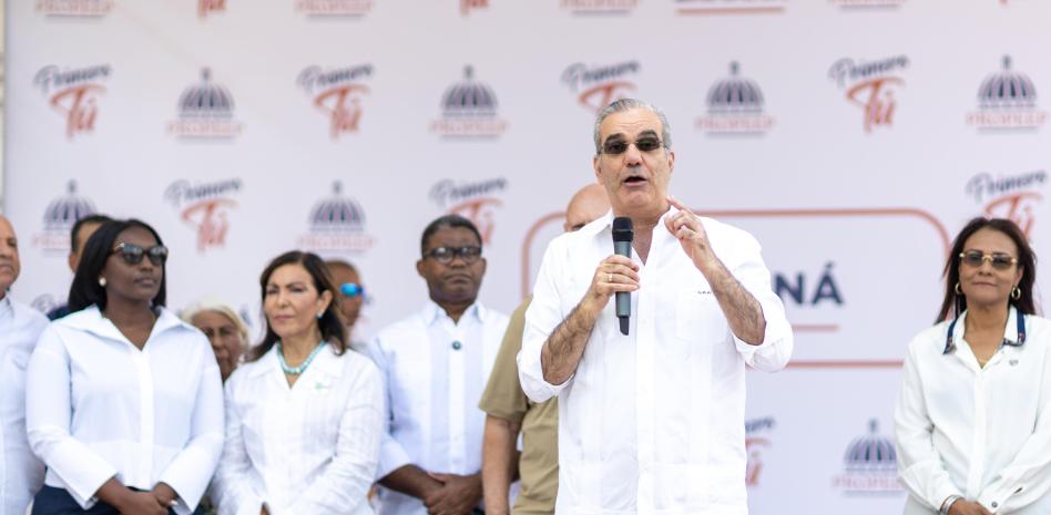 Abinader destaca transformación de Samaná tras inversión del Gobierno