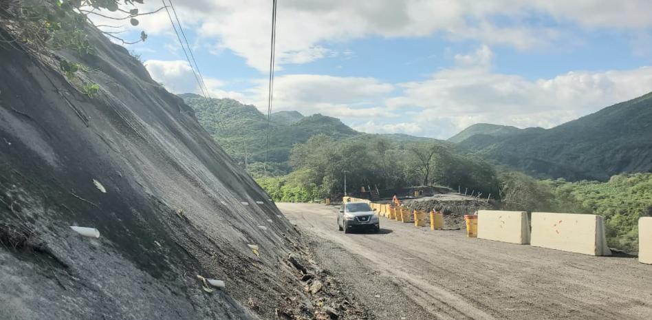 Experto hace recomendaciones por condiciones y drenaje vía Ocoa-Cruce de Ocoa