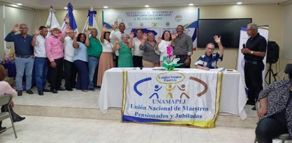 Maestros pensionados y jubilados conforman una federación para unificar sus reclamos a la Inabima