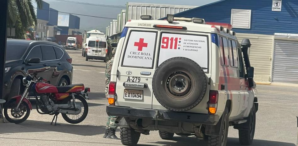 Incendio destruye nave de zona franca en Navarrete, un bombero resulta afectado