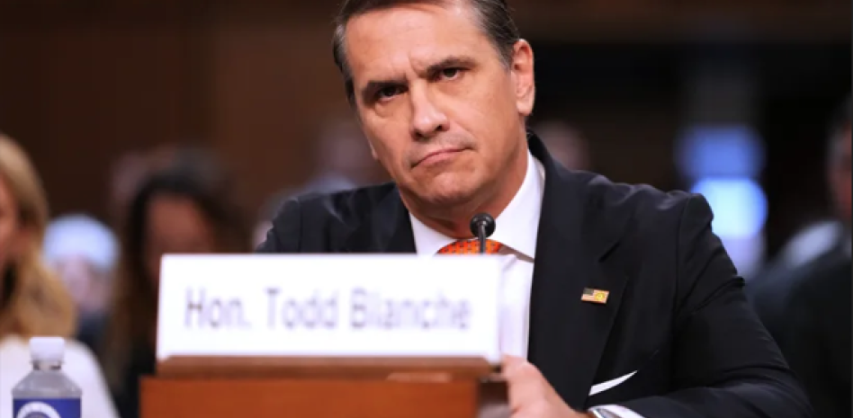 Todd Blanche defiende el manejo del caso Epstein