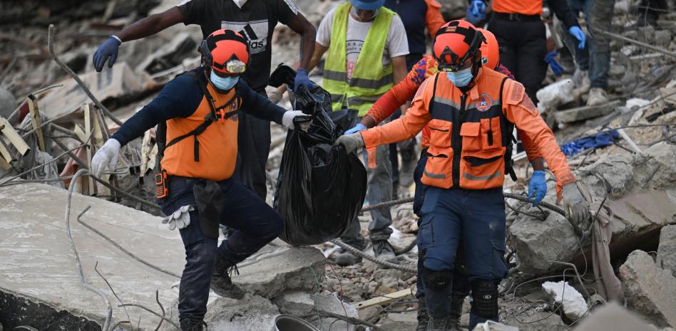 Las muertes por sismos aumentan a más de 4,800