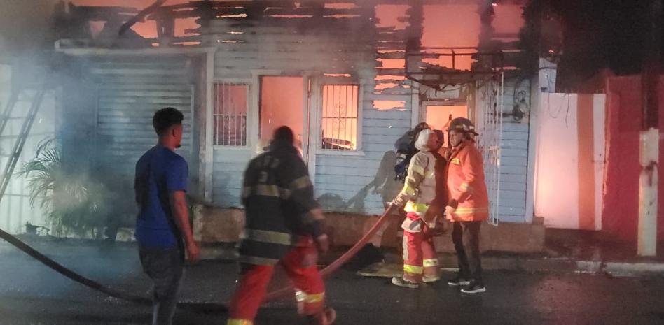 Incendio destruye vivienda en Ocoa