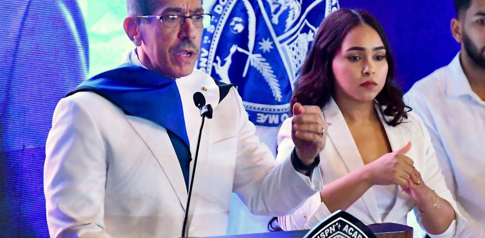 Jorge Asjana es juramentado como nuevo rector de la UASD para el período 2026-2030