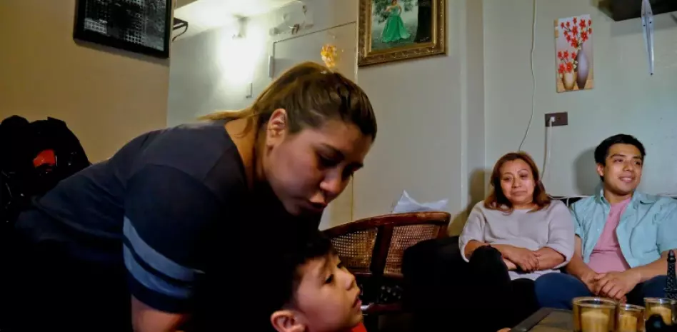 Norma puede negar tarjetas de residencia a migrantes usan beneficios públicos