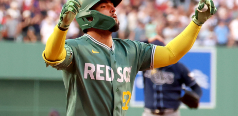 Wilyer Abreu conecta dos jonrones y conduce a los Medias Rojas a lograr victoria