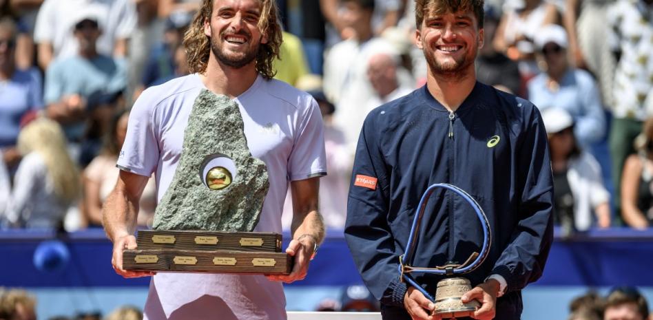 Stefanos Tsitsipas logra en Gstaad su primer título en 16 meses