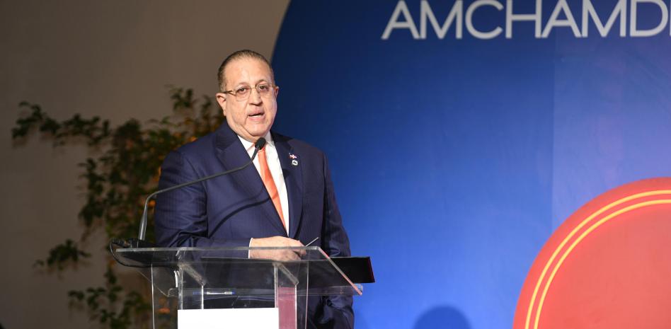 Magín Díaz asegura economía crece al doble del año pasado