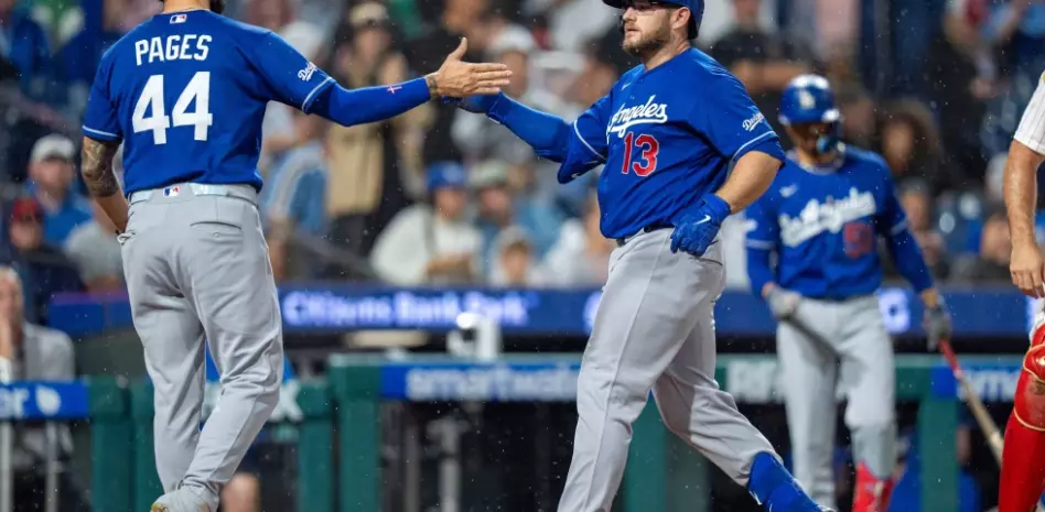 Muncy, con jonrón, y pitcheo de Wrobleski ayudan a los Dodgers a superar a Filis