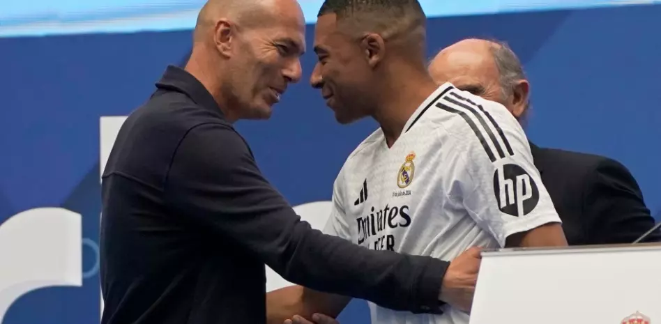 Zinedine Zidane sería anunciado como nuevo técnico de Francia la próxima semana