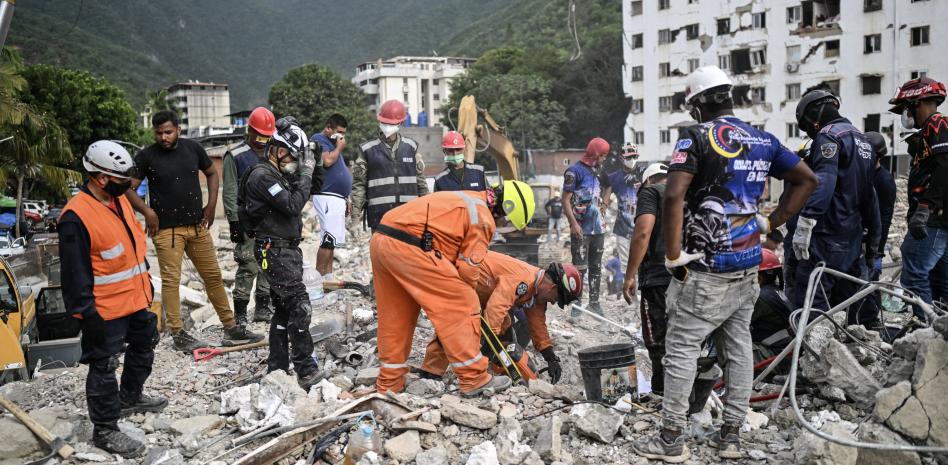 Chatarra ayuda a sobrevivir tras sismos en Venezuela