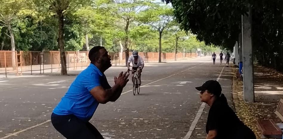 Cuando cae la tarde, Santiago cambia de ritmo