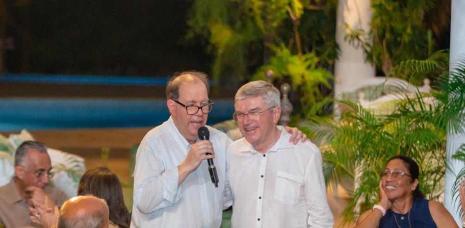 Felipe Vicini y CRESO ofrecen recepción en honor a miembros del COI