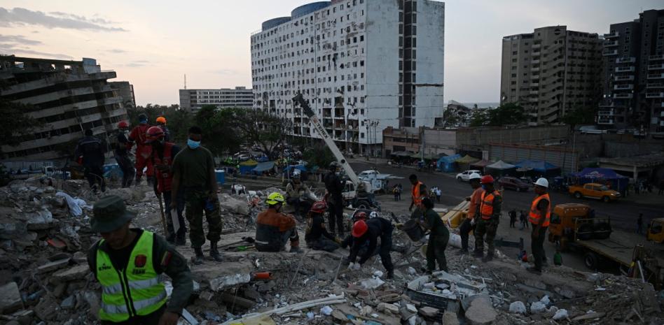 Venezuela ha inspeccionado más de 30,000 edificios después del doble terremoto