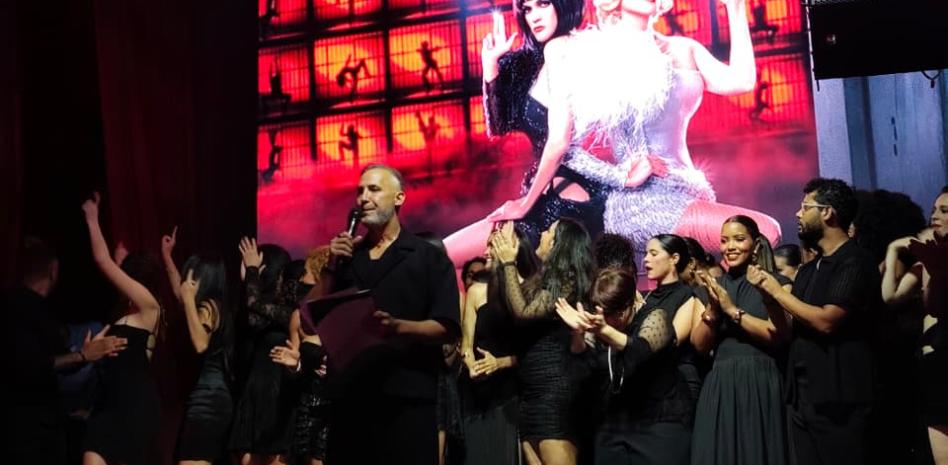 José Llano defiende rigor detrás de Chicago: "Una producción no comienza cuando se levanta el telón"