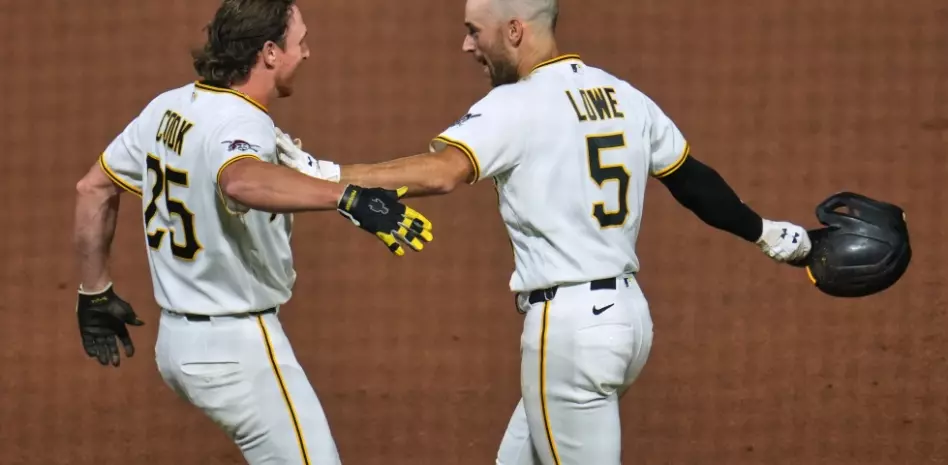 Piratas vencen 3-2 a Diamondbacks, pero pierden por pelotazo a Esmerlyn Valdez