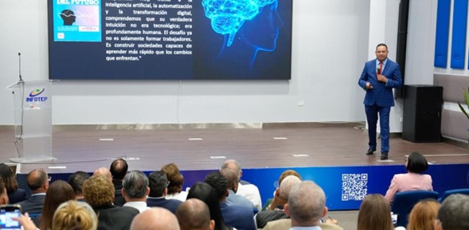 Economista aborda los desafíos que transforman la formación técnico profesional