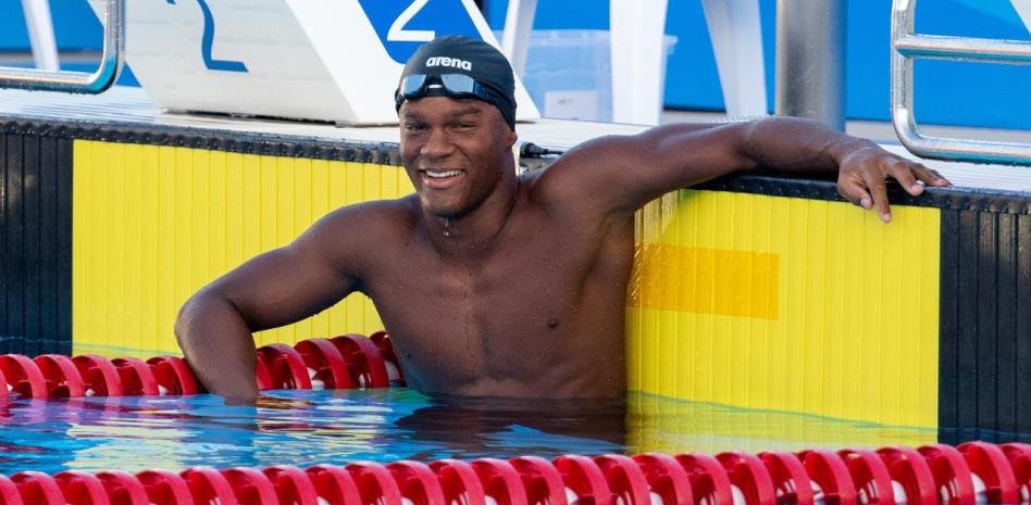 Javier Núñez casi se ahoga junto a su madre, hoy es doble medallista en natación