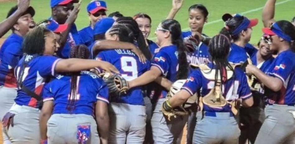 RD ruge y deja a México contra las cuerdas en la Súper Ronda del softbol femenino