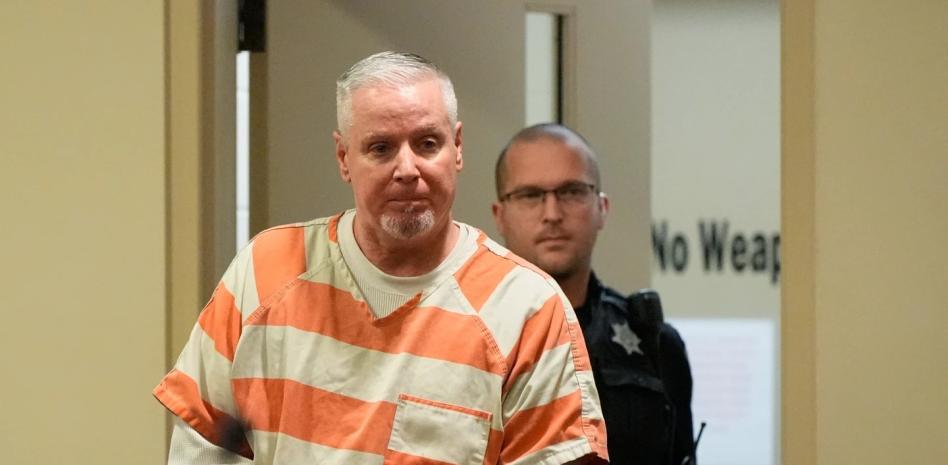 Dictan 15 años de prisión al padre de adolescente que mató a cuatro personas en EEUU