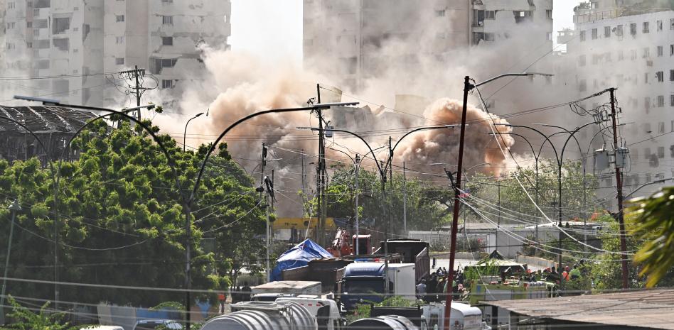 Empiezan a demoler los edificios dañados en Venezuela