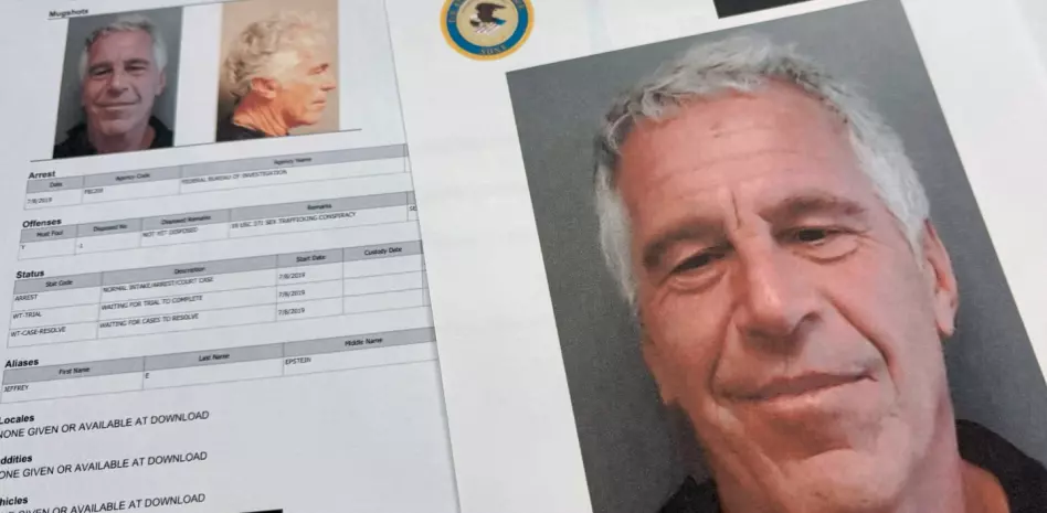 Investigación sobre Epstein revela informes de conducta sexual inapropiada en escuela de Michigan