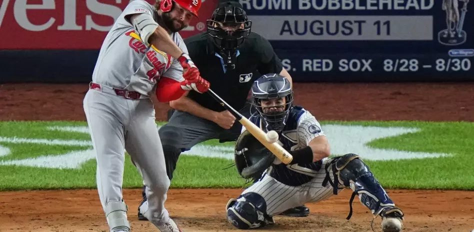 Burleson conecta 3 vuelacercas y los Cardenales vencen 13-7 a los Yankees