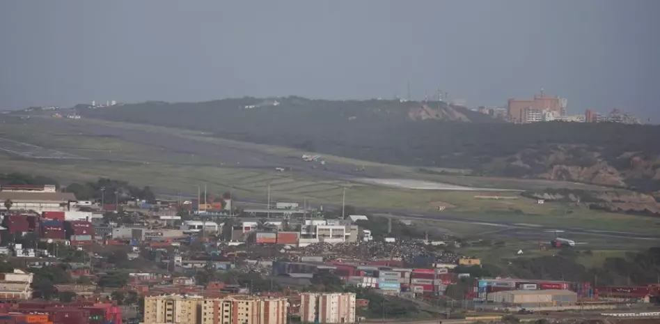 Venezuela reanuda las operaciones de carga en su principal aeropuerto tras el cierre por los sismos